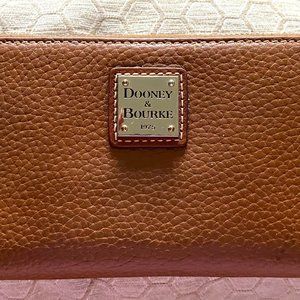 Dooney & Bourke Pebble Grain Wristlet